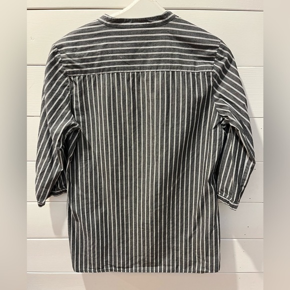 NINETY  – Grey Striped Blouse with Ruffle Detail – Size L - Picture 7 of 9